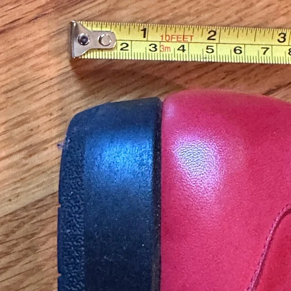 Red Wedge Women’s Naturalizer - Picture 5 of 6